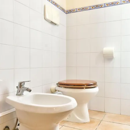 In With Pool And Vineyards *